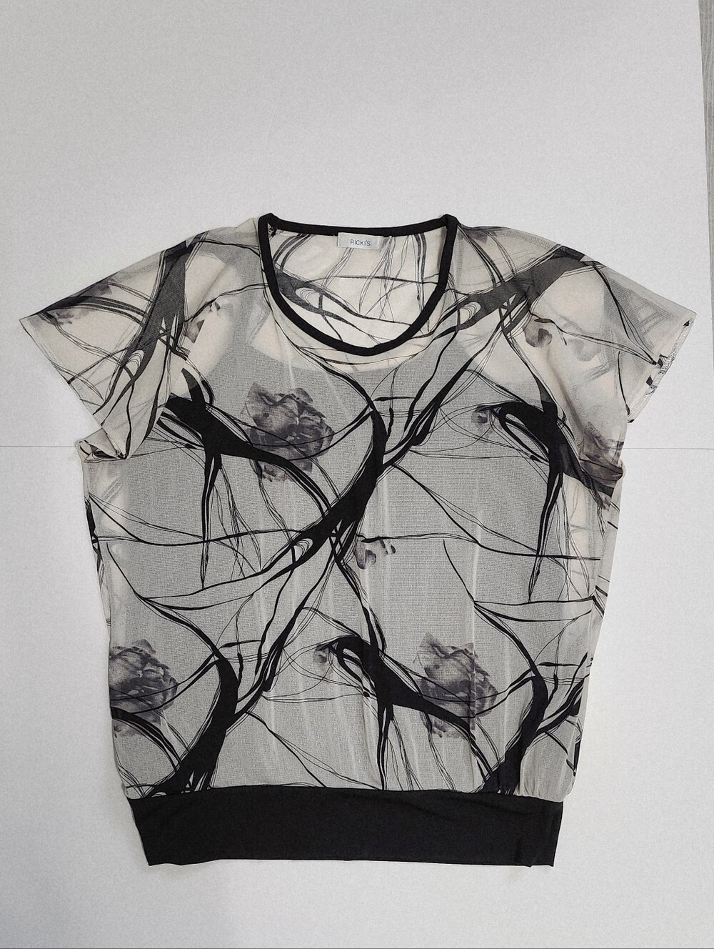 Ricki's L Abstract Floral Shirt Sleeve Top - Picture 12 of 14